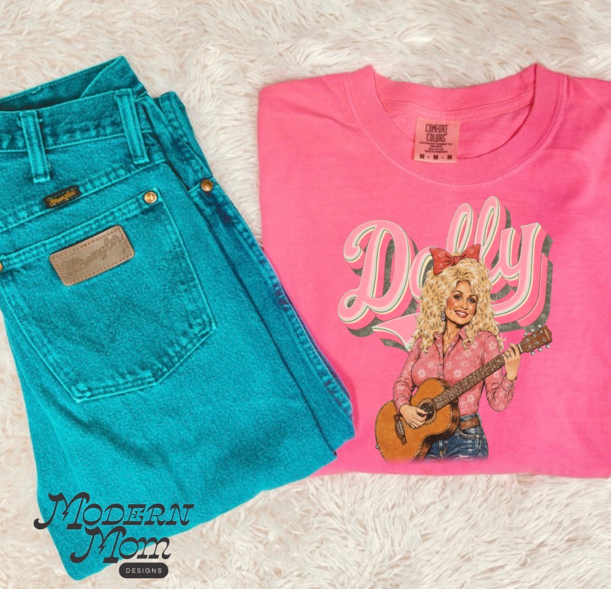 Dolly pink (tee shirt or crewneck)