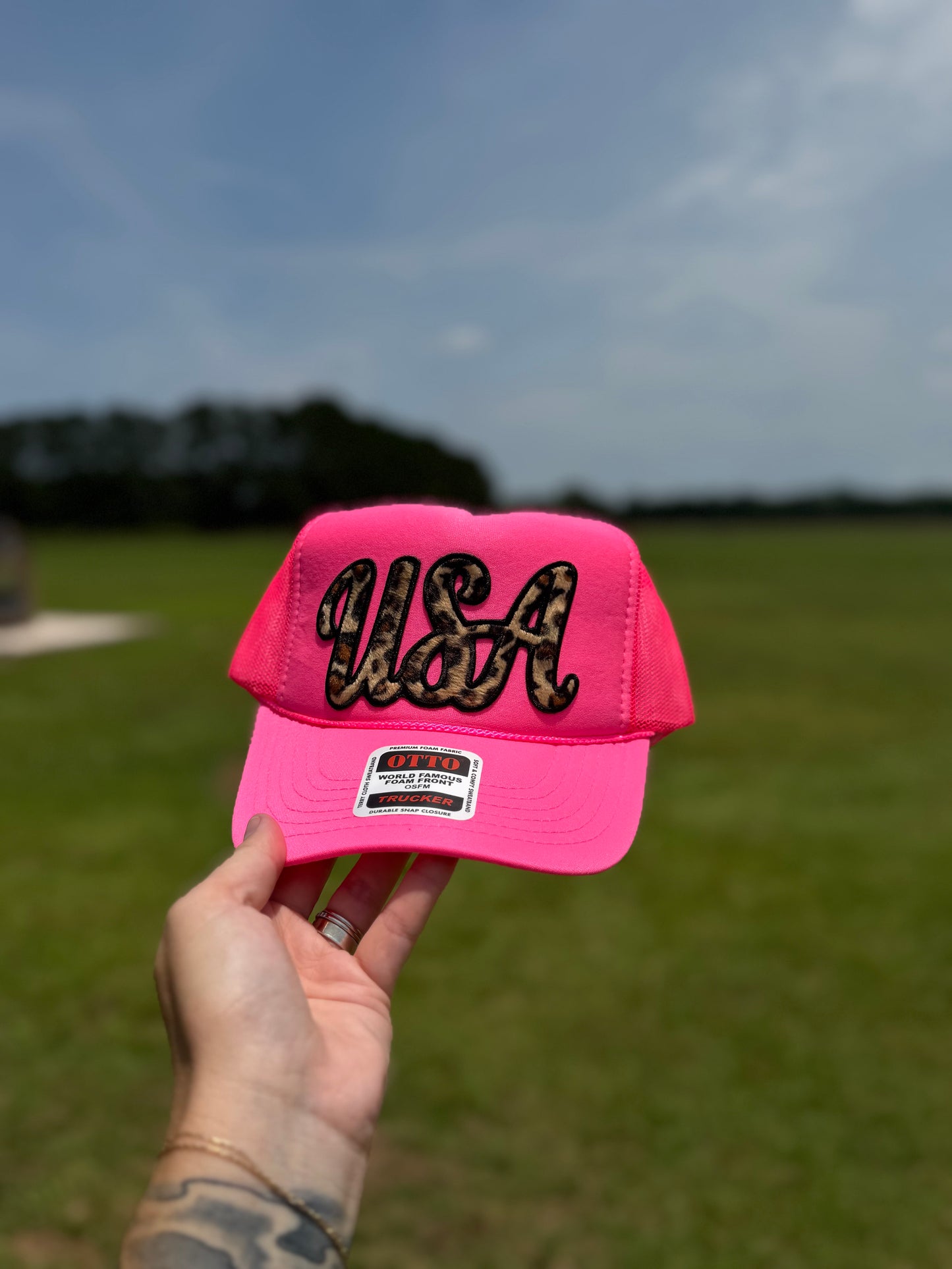 USA leopard trucker hat-neon pink