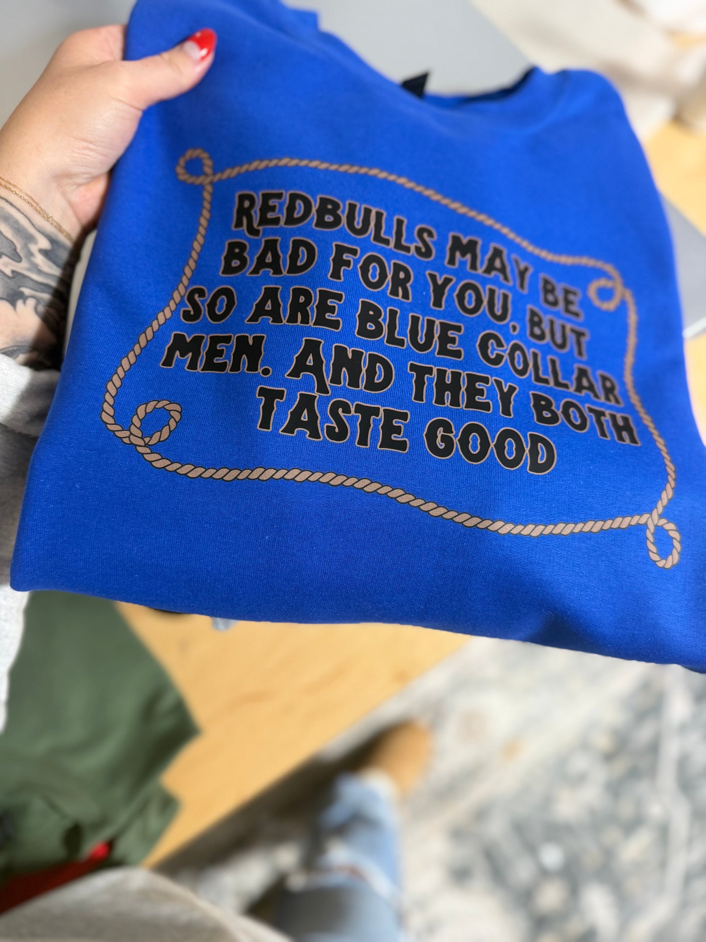 Redbull & blue collar men