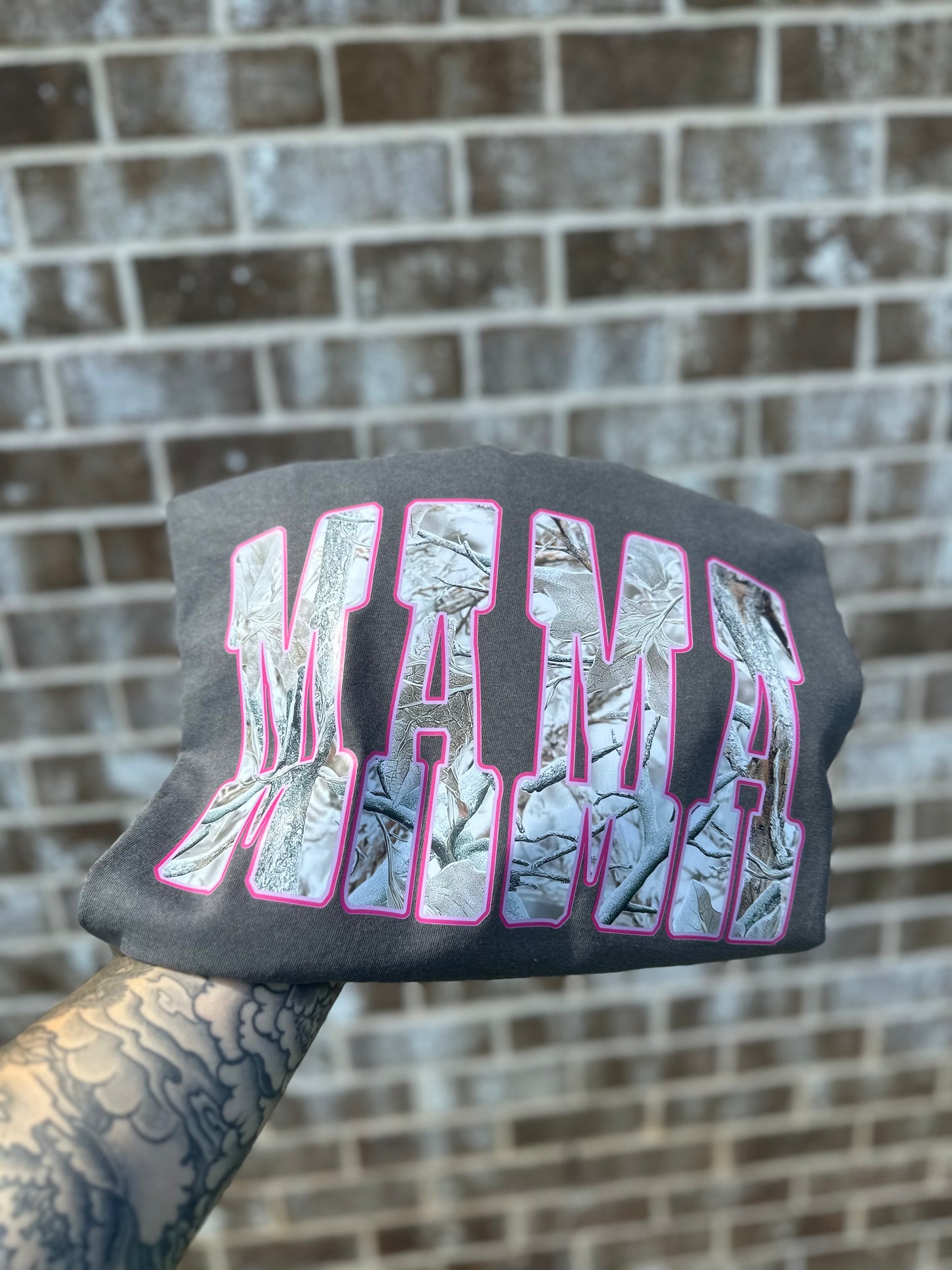 MAMA grey camo with pink outline