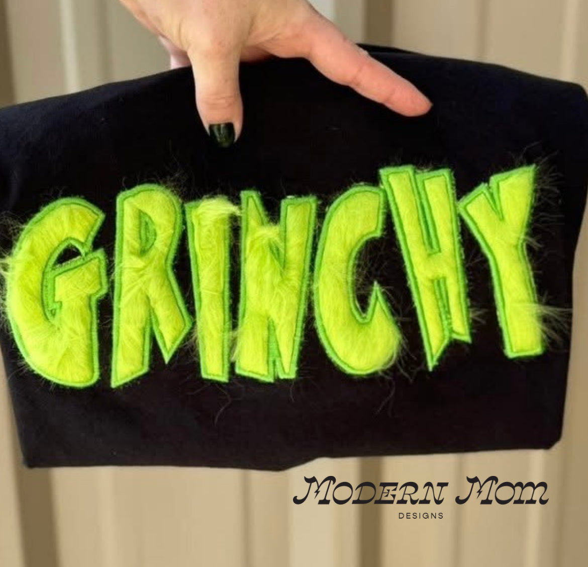 GR I NCHY w/fur embroidered sweatshirt