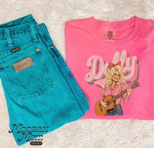 Dolly pink (tee shirt or crewneck)