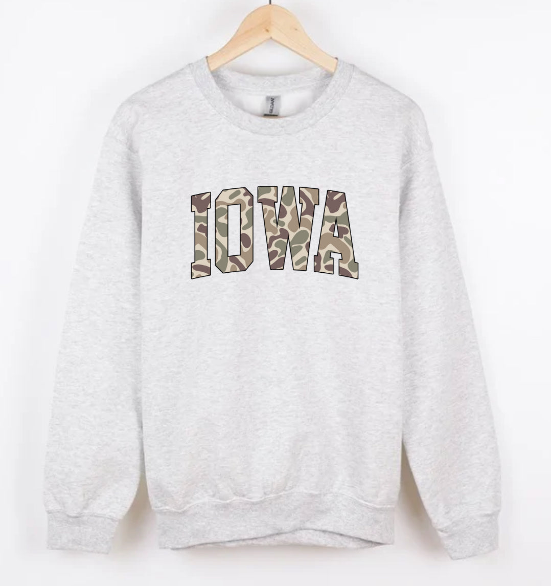 IOWA duck camo CREWNECK