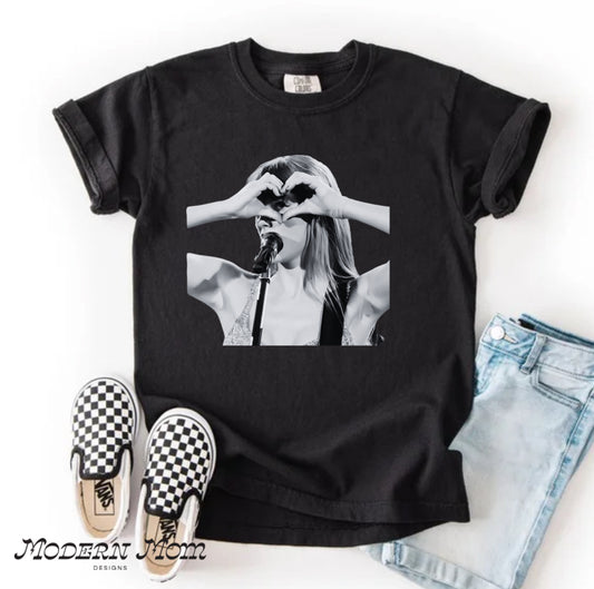 T swift heart tee (toddler/youth)