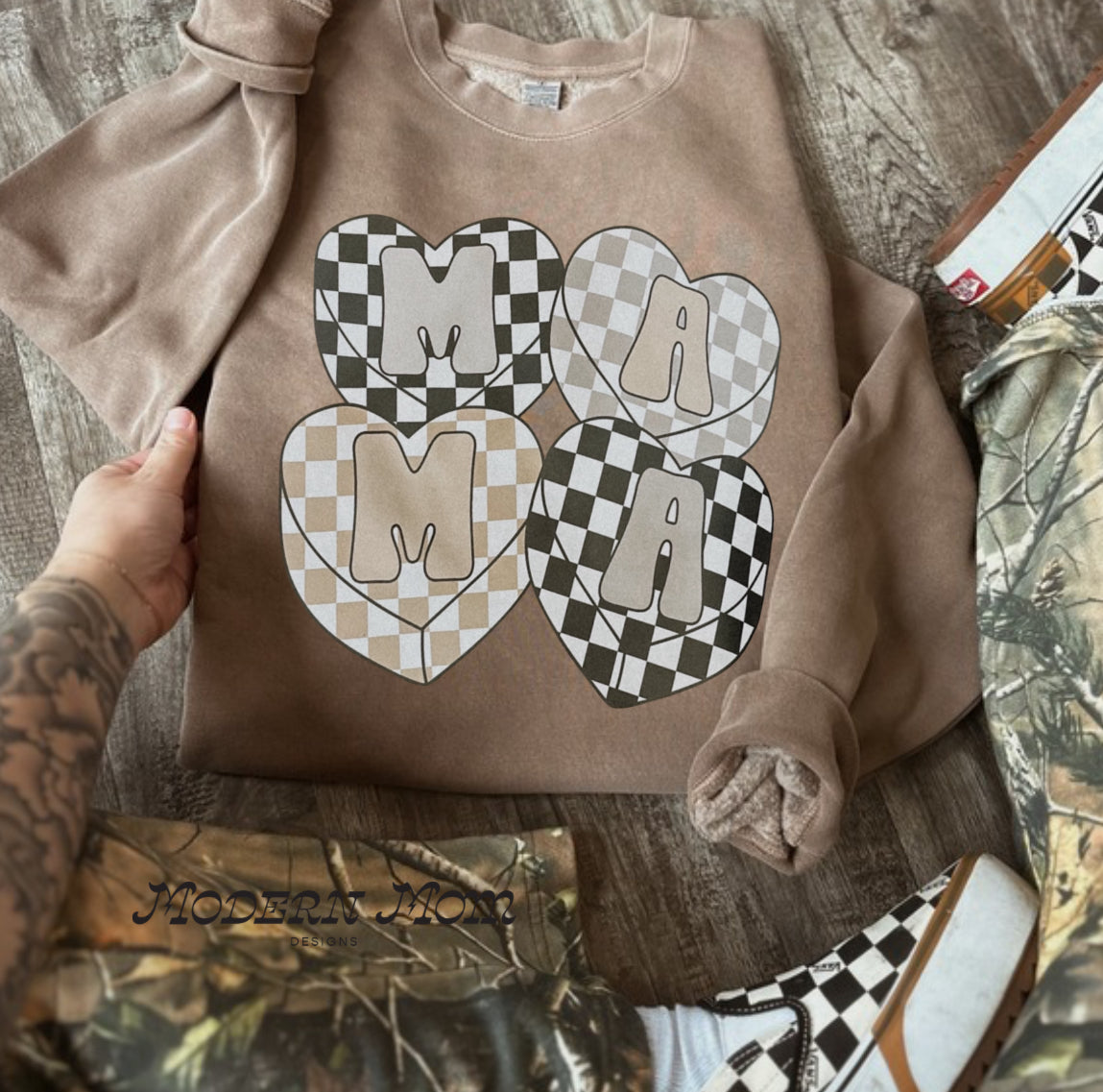 MAMA neutral checkered hearts crewneck