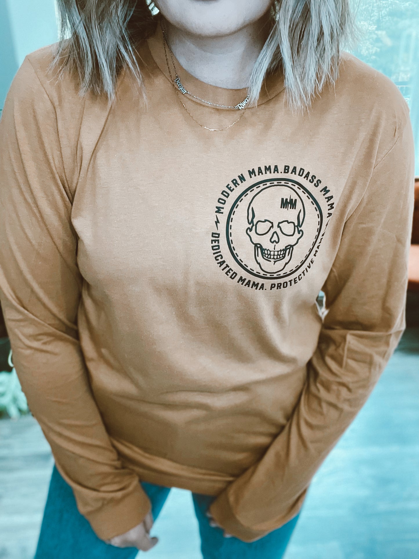 Modern skull long logo sleeve tee